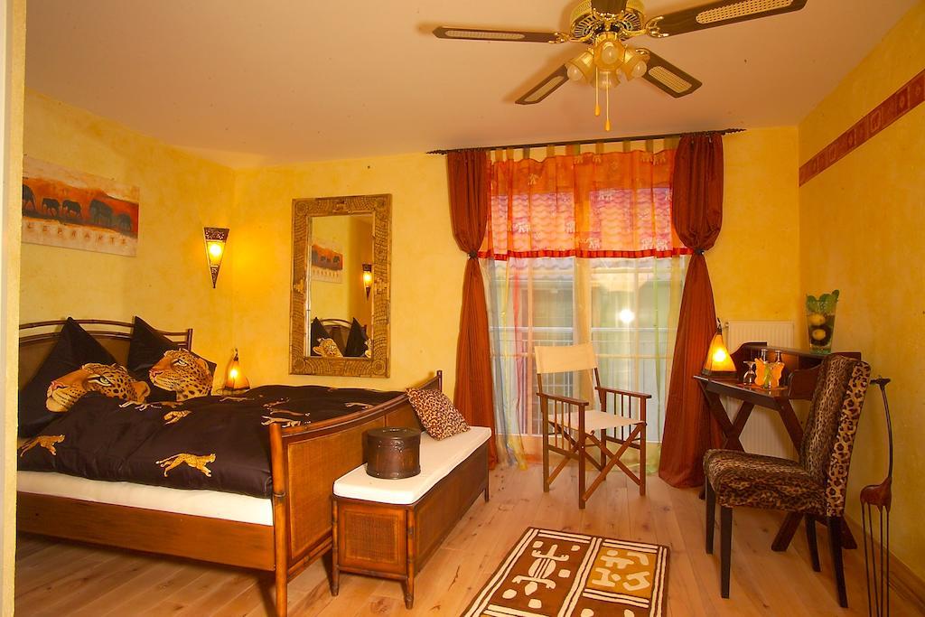 Cleo'S Hotel Kallstadt Pokoj fotografie