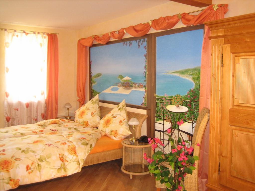 Cleo'S Hotel Kallstadt Pokoj fotografie